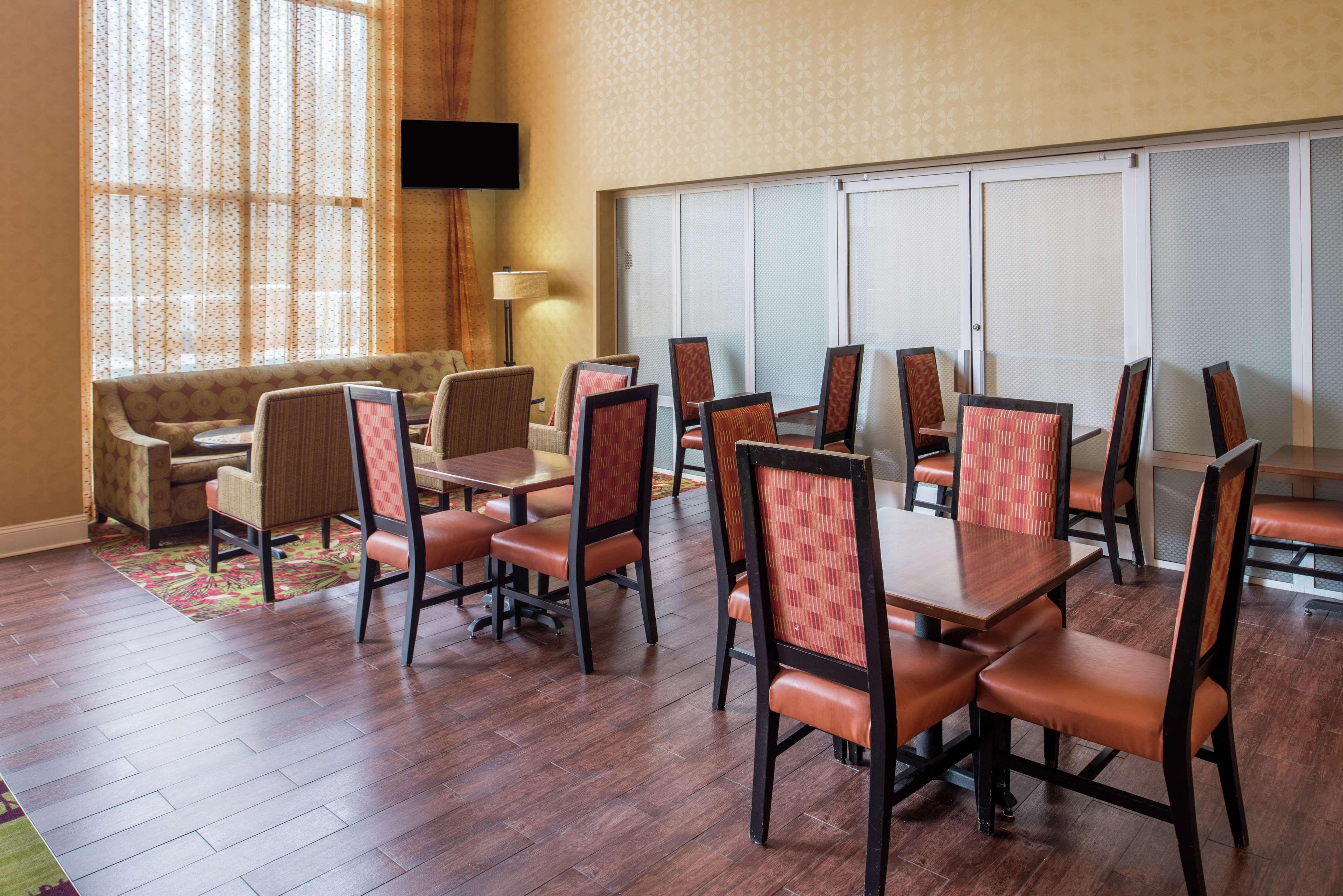 Hampton Inn & Suites Charlotte Arrowood Rd מראה חיצוני תמונה