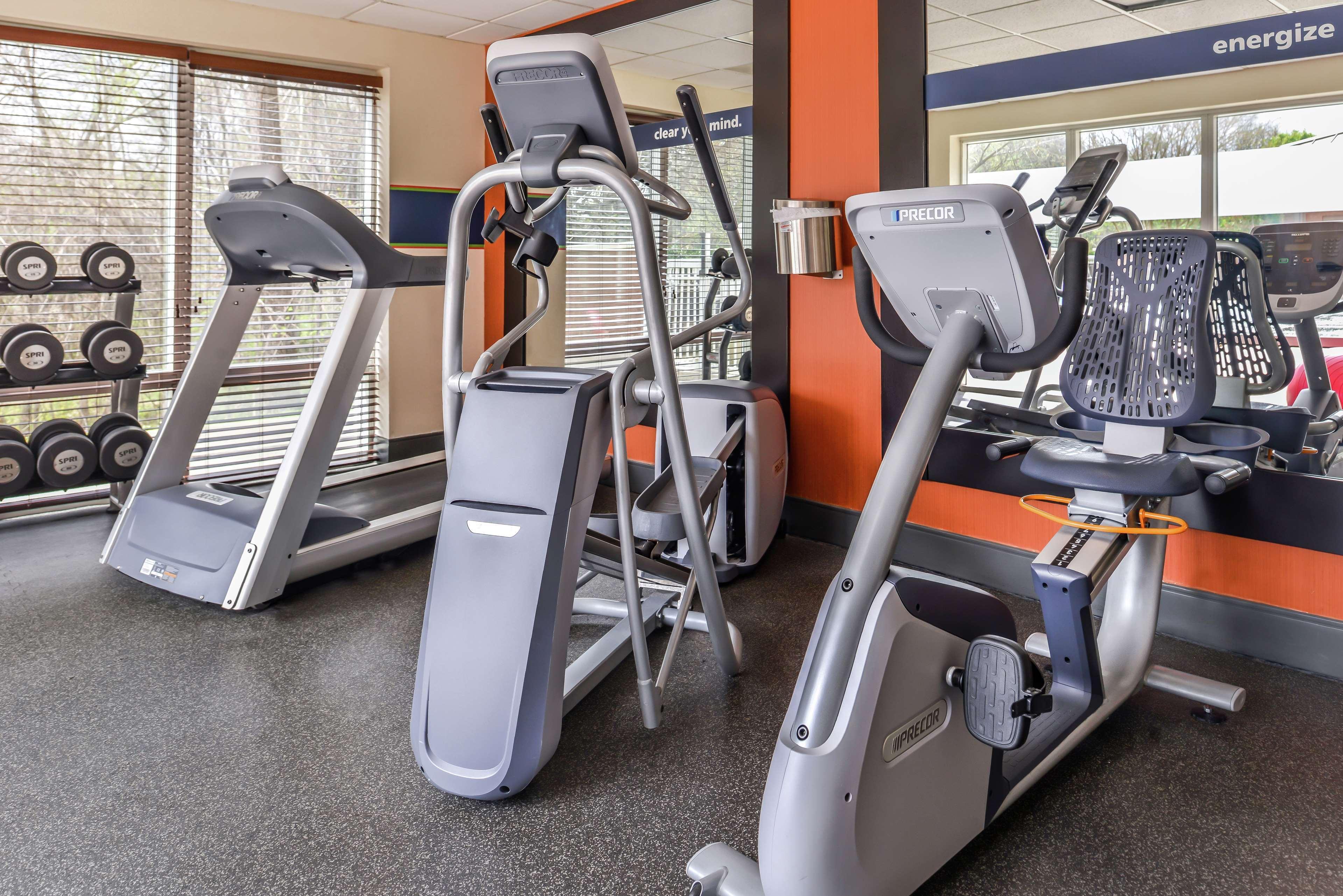 Hampton Inn & Suites Charlotte Arrowood Rd מראה חיצוני תמונה