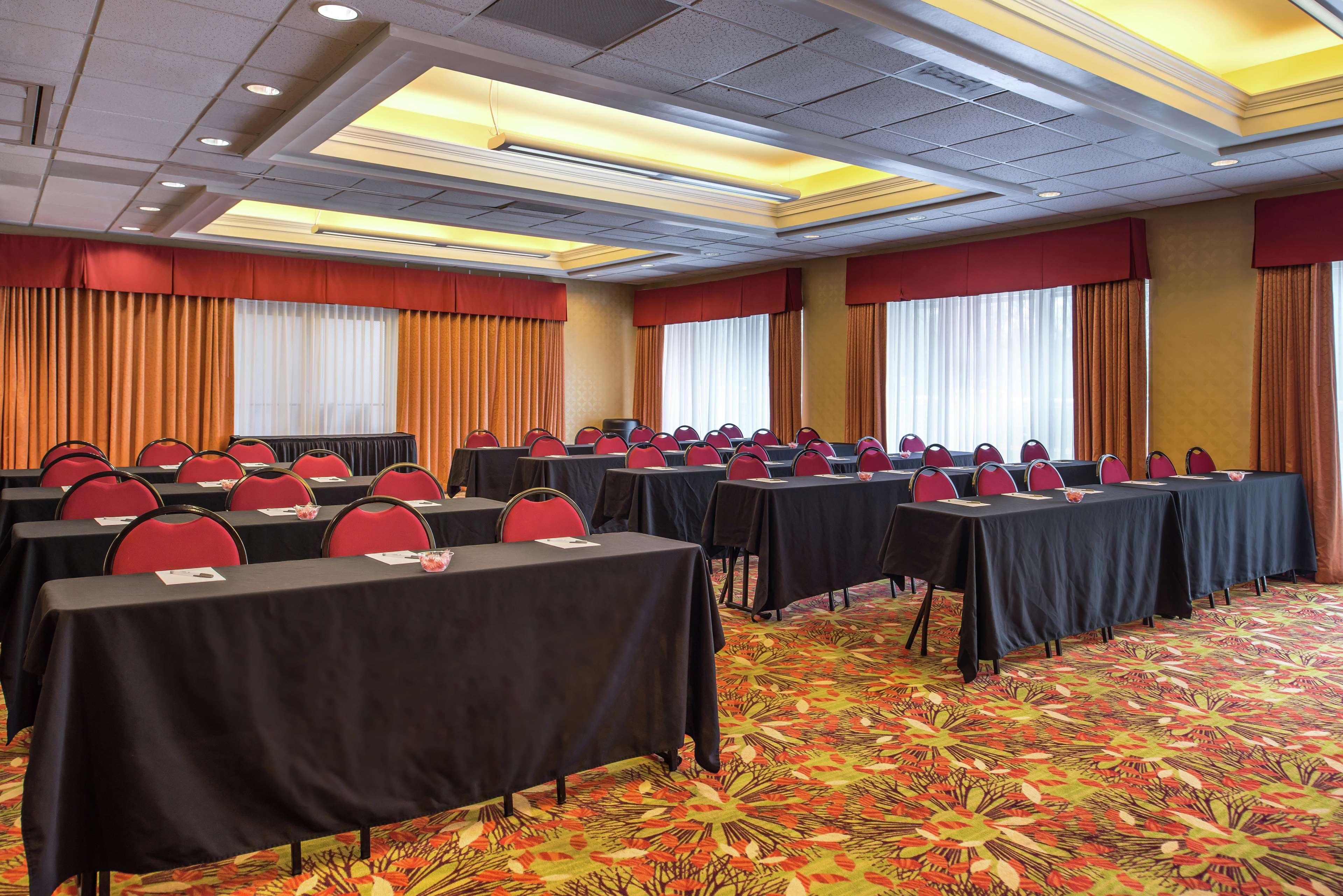 Hampton Inn & Suites Charlotte Arrowood Rd מראה חיצוני תמונה