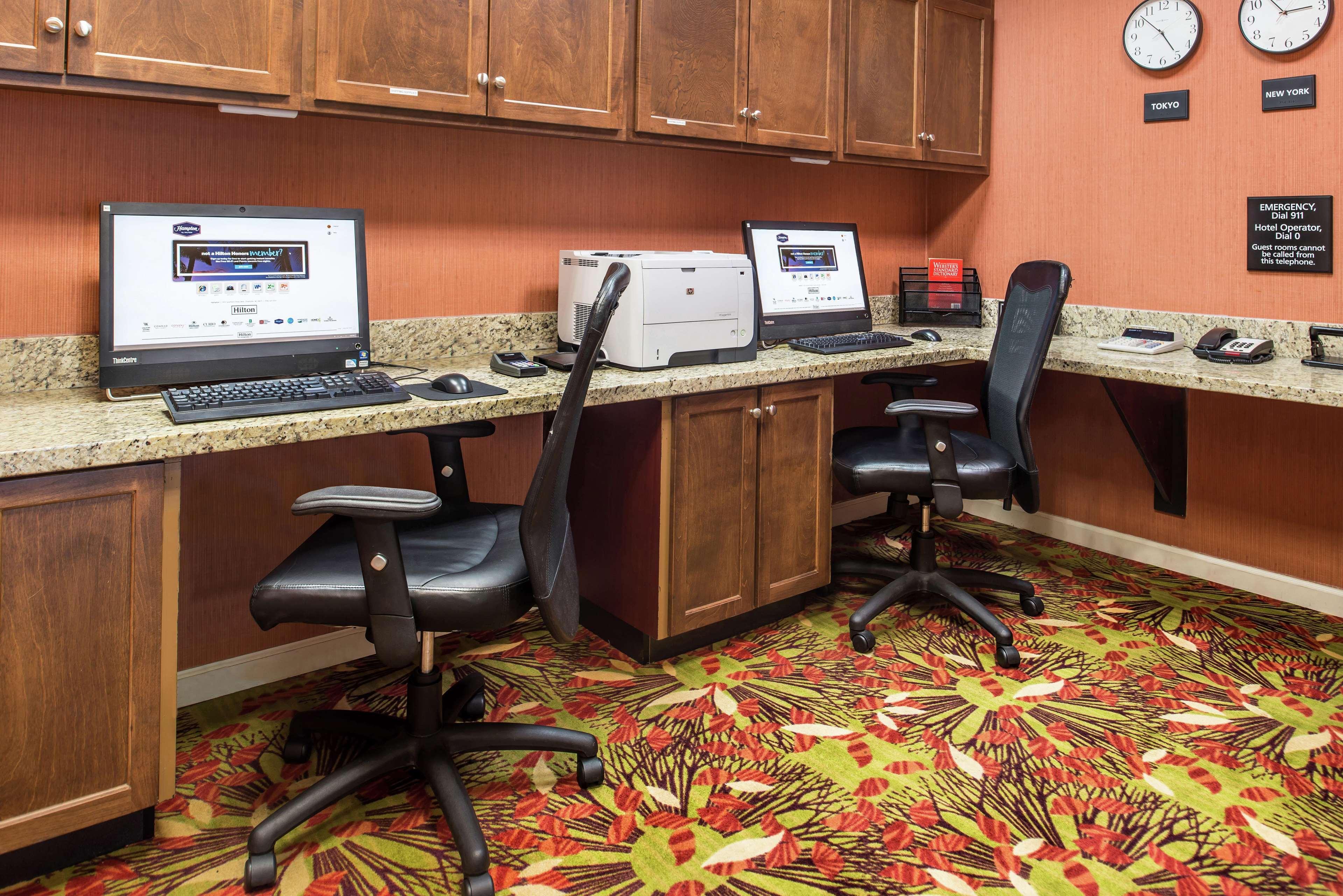Hampton Inn & Suites Charlotte Arrowood Rd מראה חיצוני תמונה