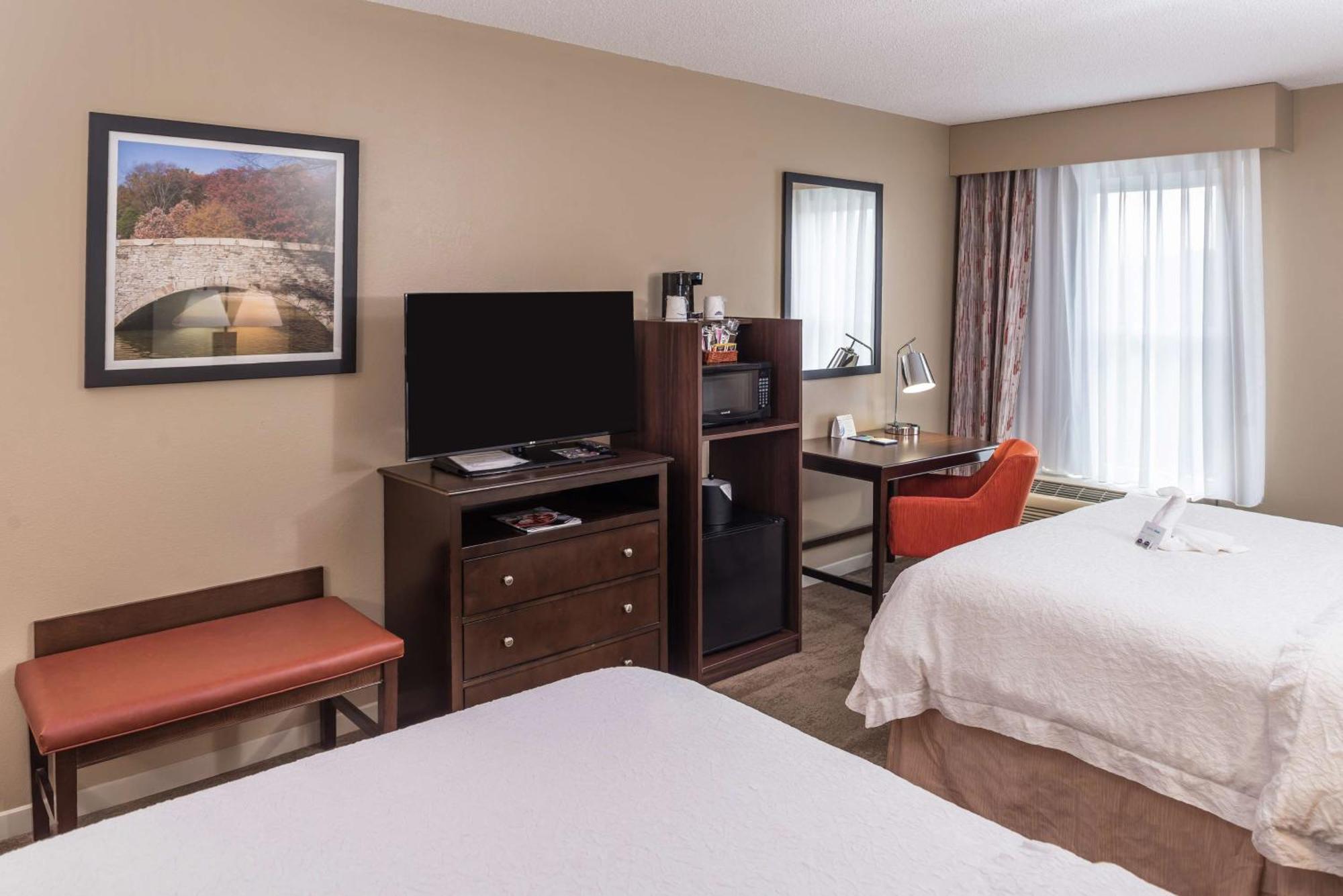 Hampton Inn & Suites Charlotte Arrowood Rd מראה חיצוני תמונה