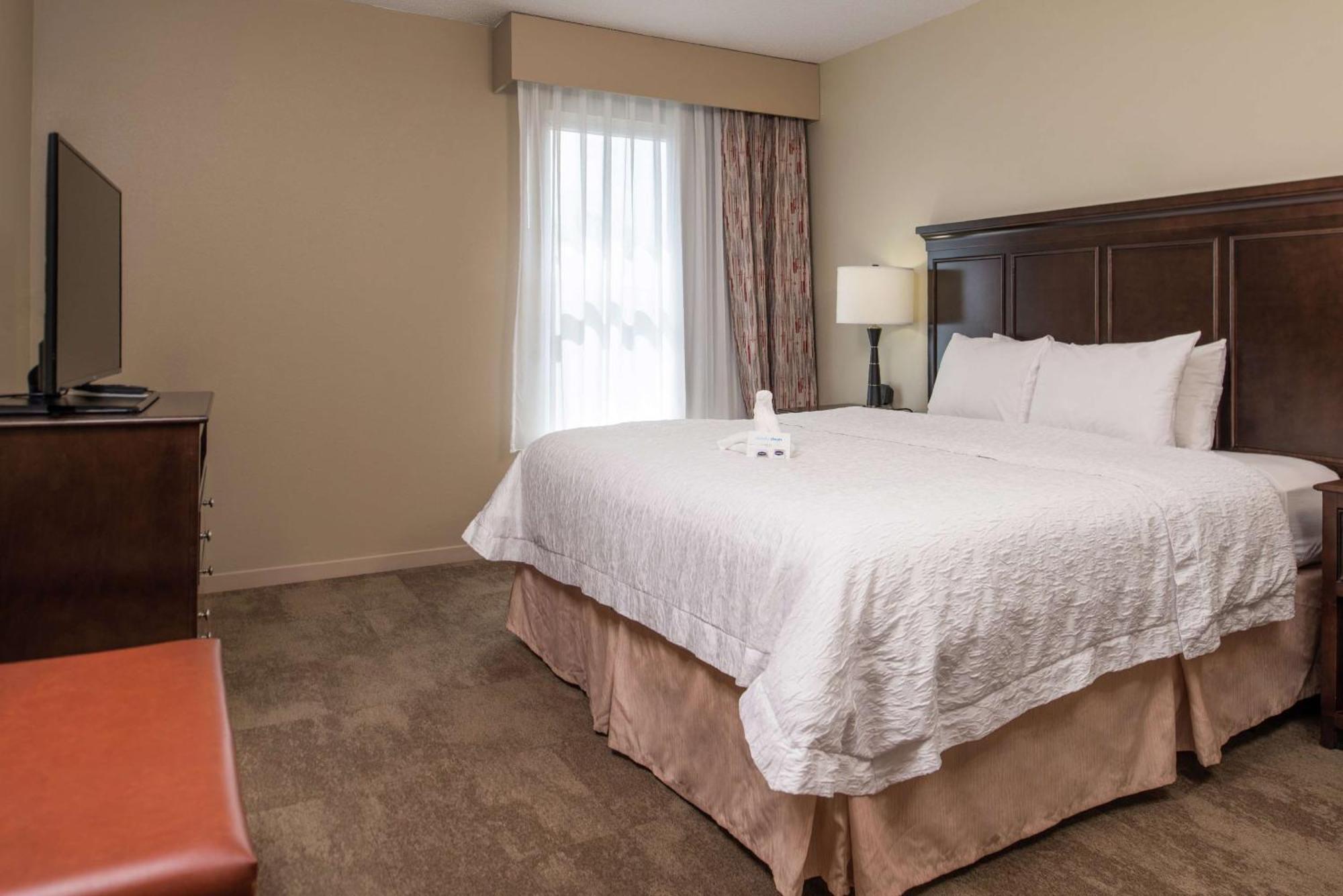 Hampton Inn & Suites Charlotte Arrowood Rd מראה חיצוני תמונה