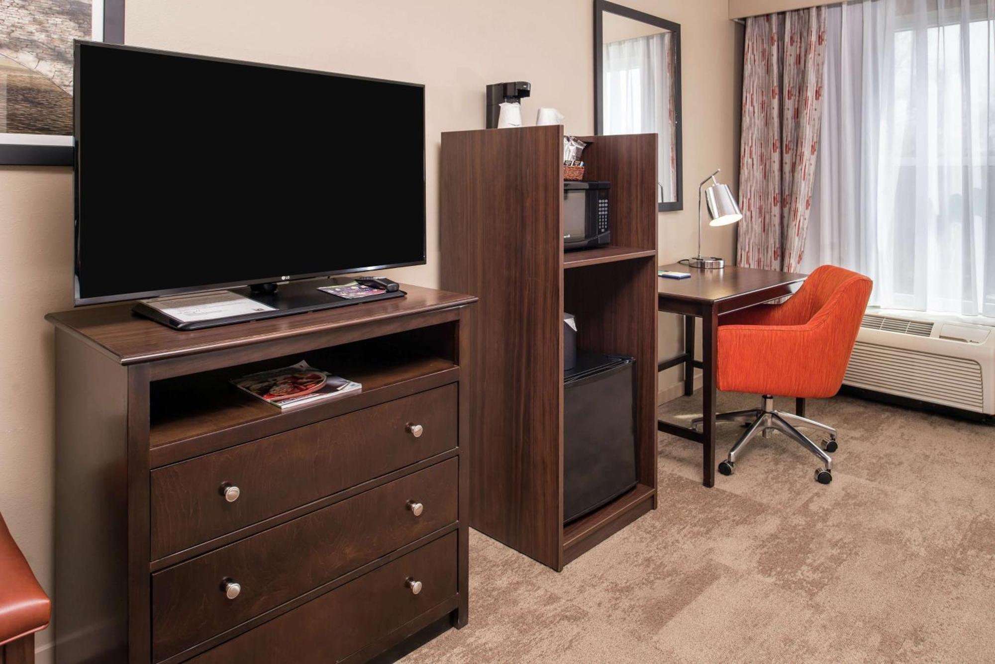 Hampton Inn & Suites Charlotte Arrowood Rd מראה חיצוני תמונה