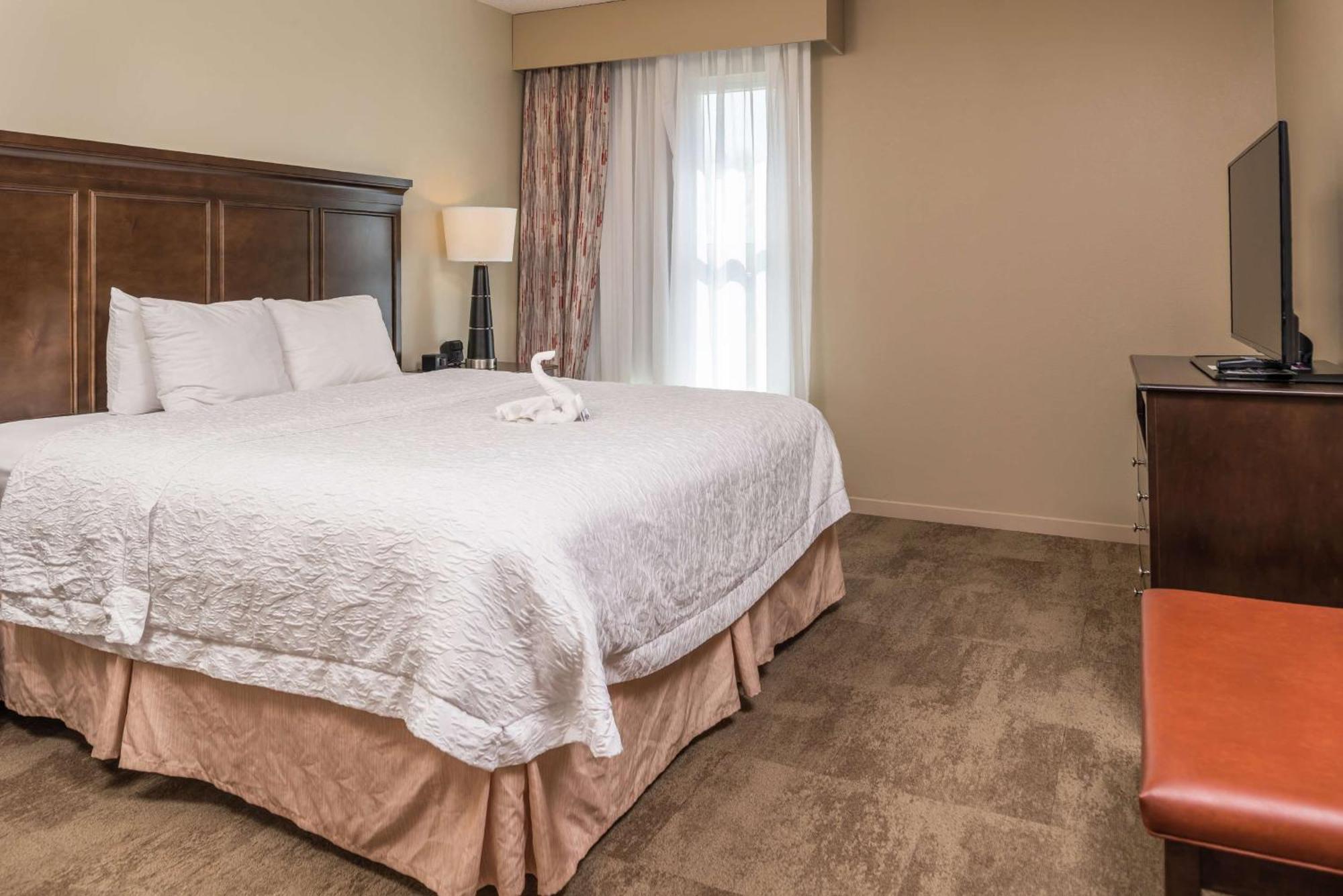 Hampton Inn & Suites Charlotte Arrowood Rd מראה חיצוני תמונה