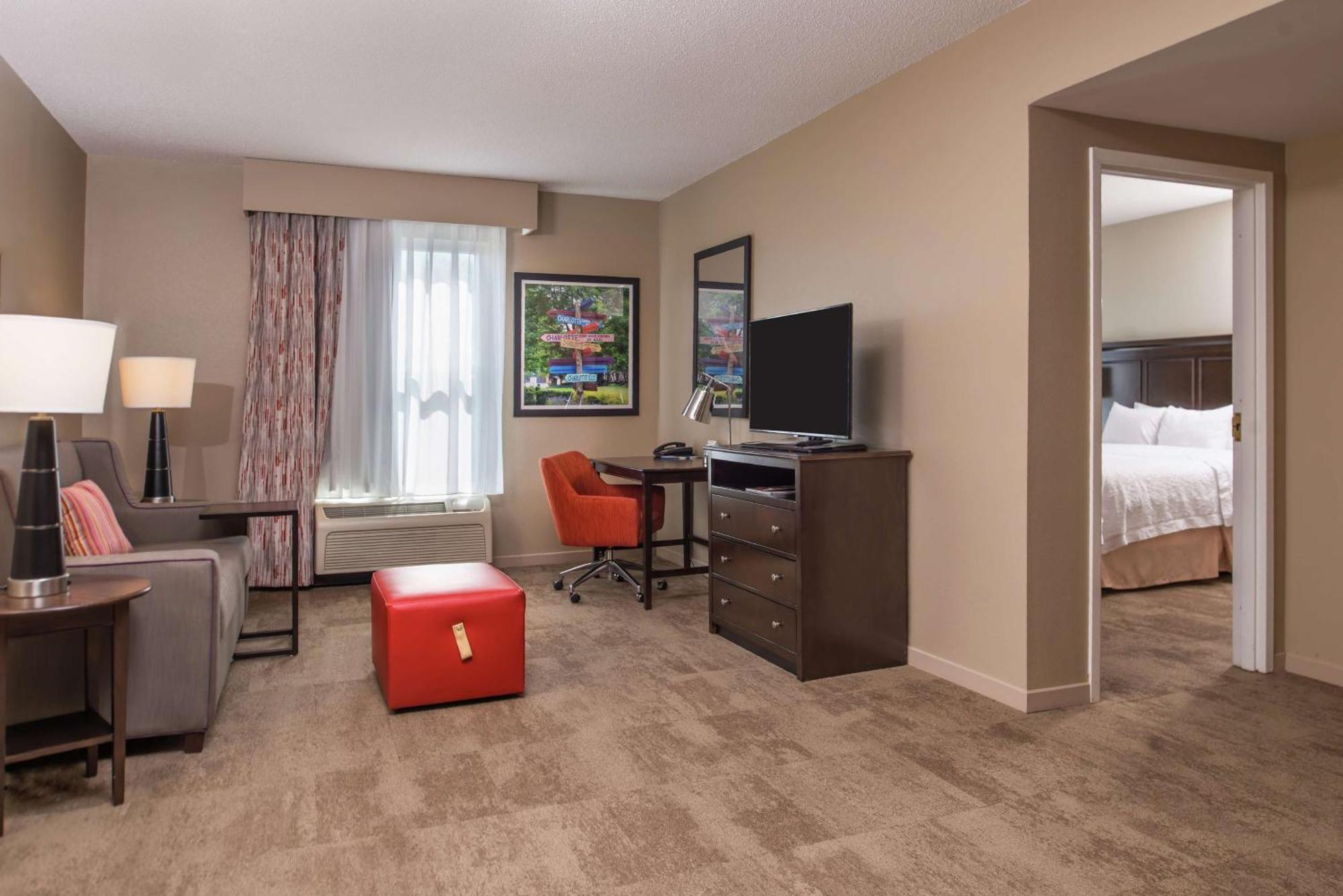 Hampton Inn & Suites Charlotte Arrowood Rd מראה חיצוני תמונה
