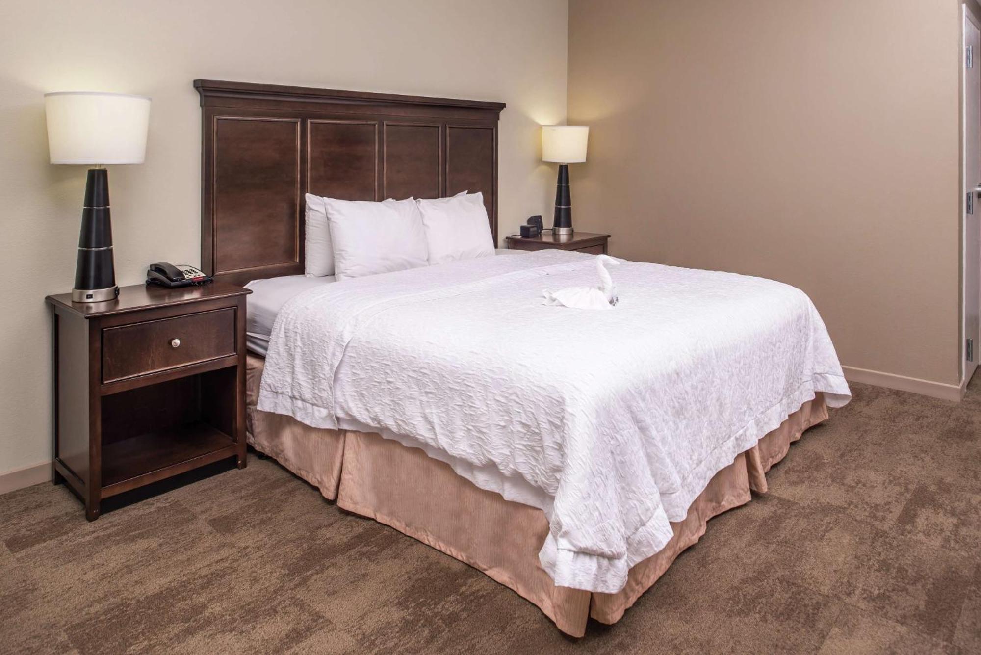 Hampton Inn & Suites Charlotte Arrowood Rd מראה חיצוני תמונה