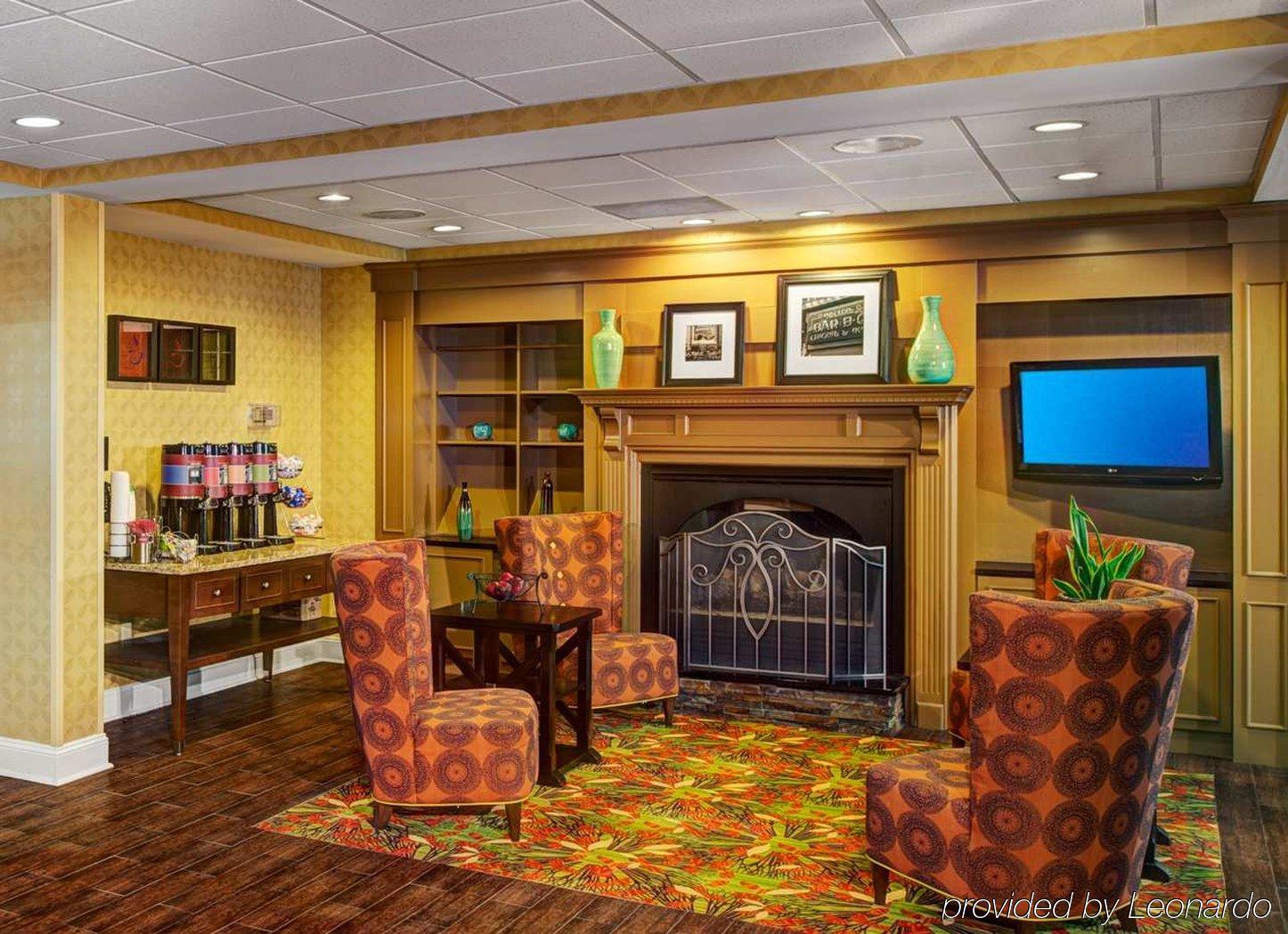 Hampton Inn & Suites Charlotte Arrowood Rd מראה פנימי תמונה