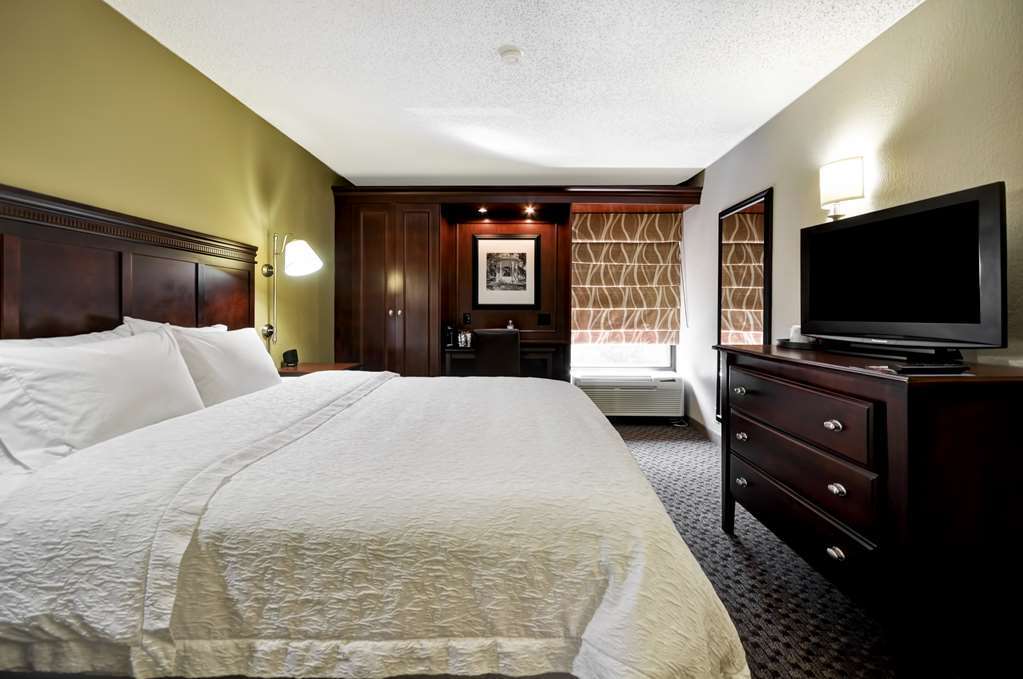 Hampton Inn & Suites Charlotte Arrowood Rd חדר תמונה